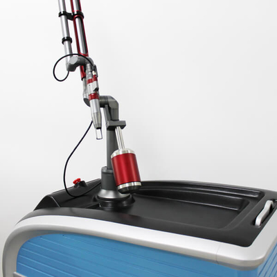 Máquina a laser de picossegundo de alta eficácia para remoção de tatuagens com três comprimentos de onda