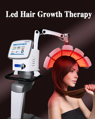 O profissional conduziu a máquina leve da terapia do crescimento do cabelo para o tratamento da queda de cabelo